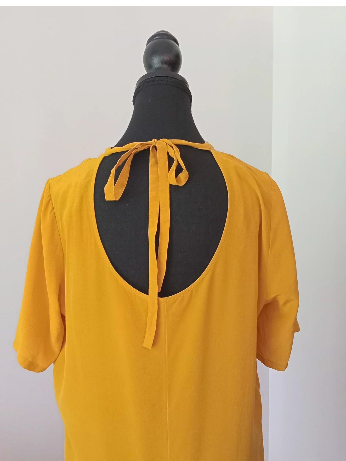 Robe en soie jaune moutarde (M)