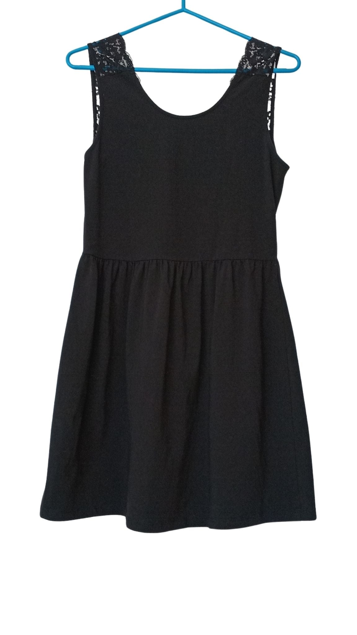 Robe mini à dentelle et taille empire (G)