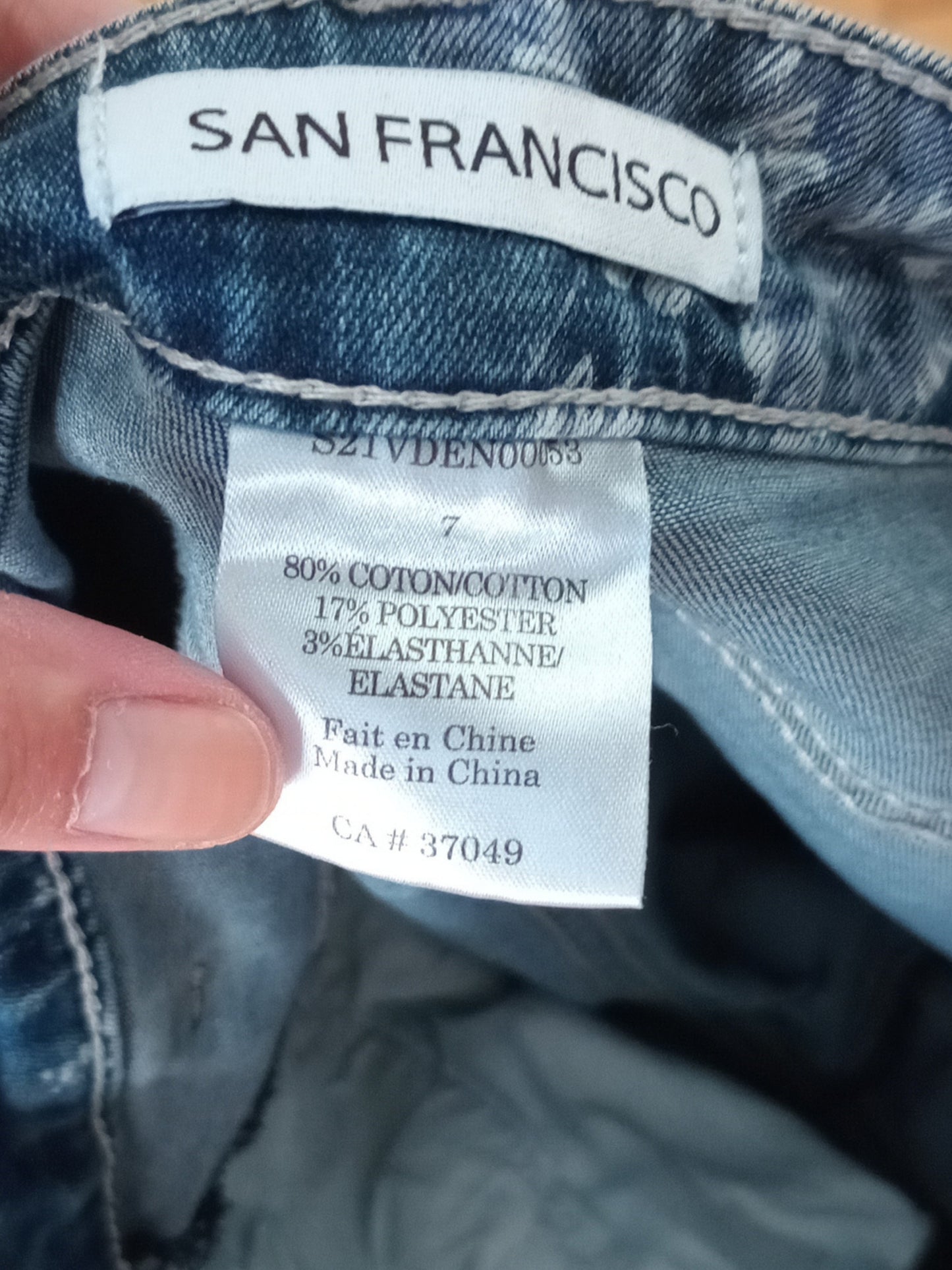 Jeans fleuri ton sur ton bleu pâle (7)