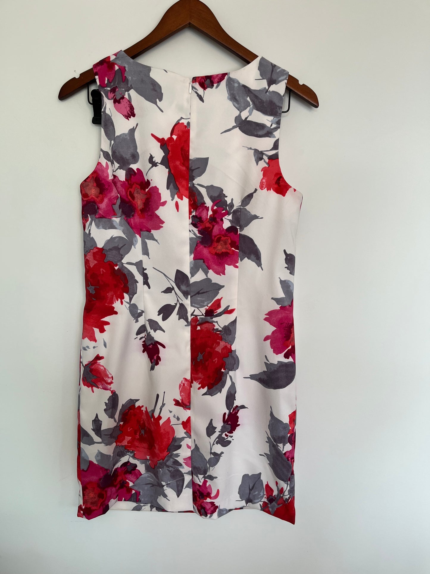 Robe midi toute en fleurs