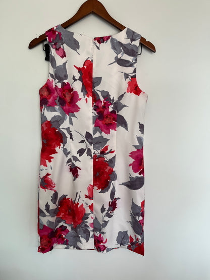 Robe midi toute en fleurs