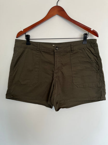 Short kaki taille haute (M)