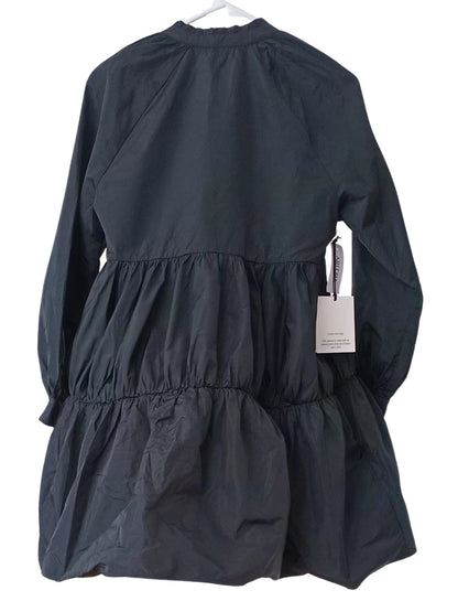 Robe noire structurée à manches longues