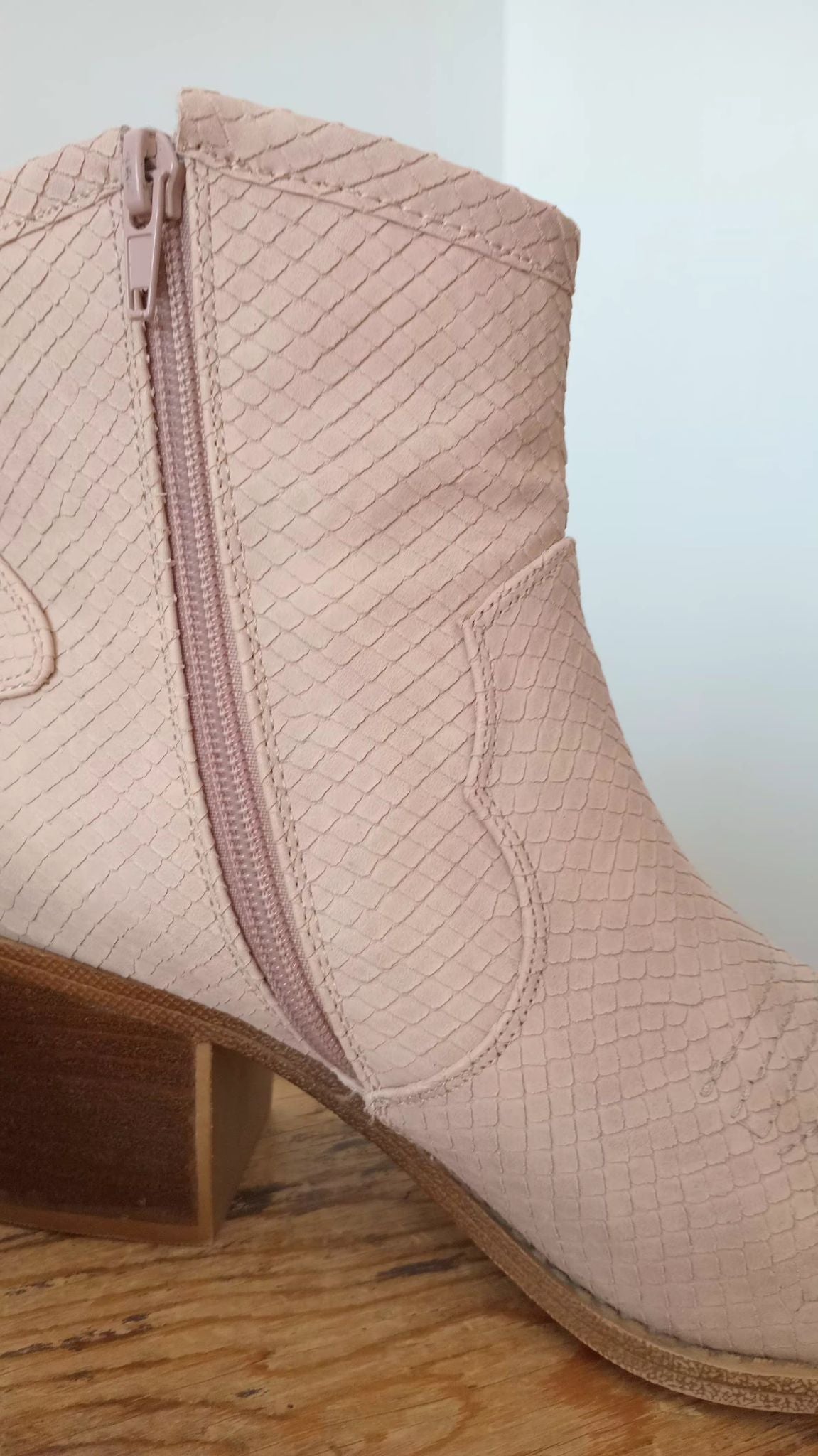 Bottes effet cowboy à la cheville (39 / 8.5)