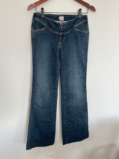 Joie Jeans - Vue avant sur fond blanc
