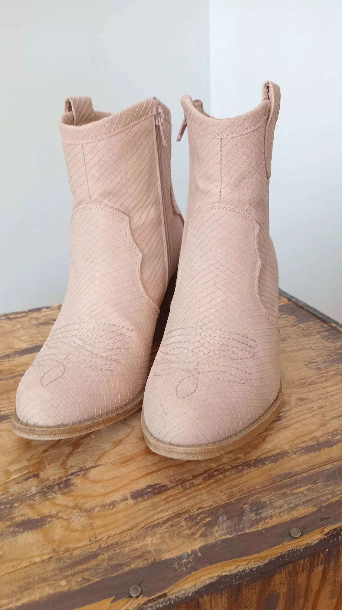 Bottes effet cowboy à la cheville (39 / 8.5)