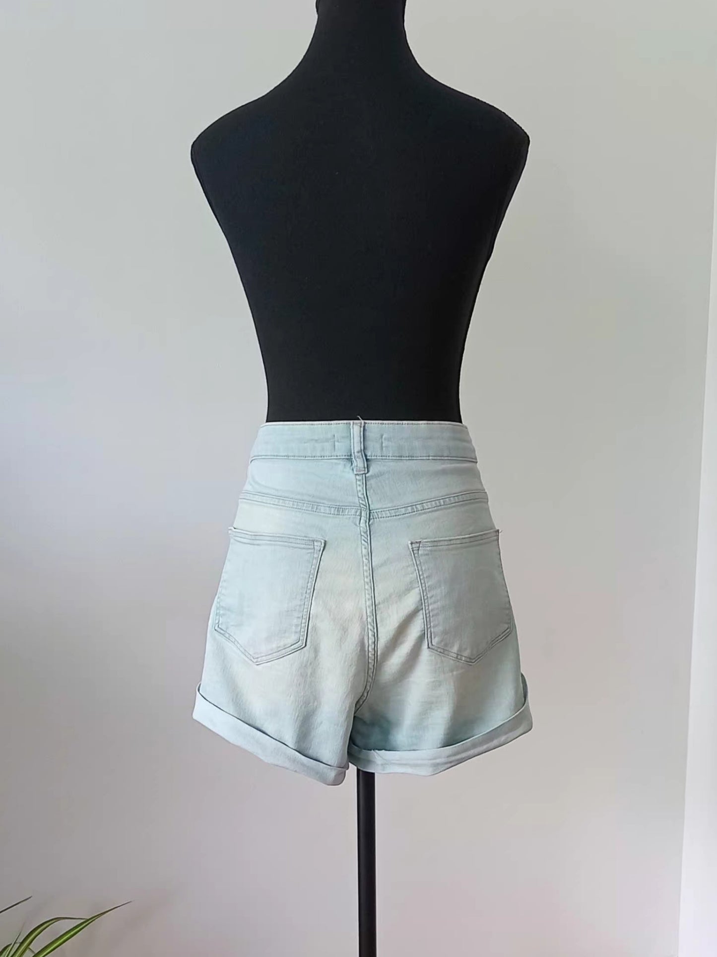 Short en jean pâle intemporel (G)