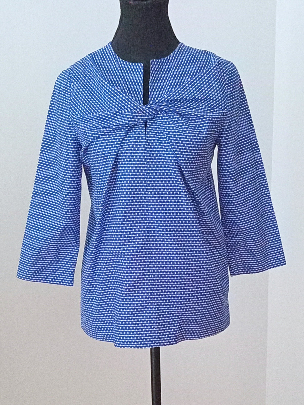Haut bleu et blanc en coton à encolure drапée (4)