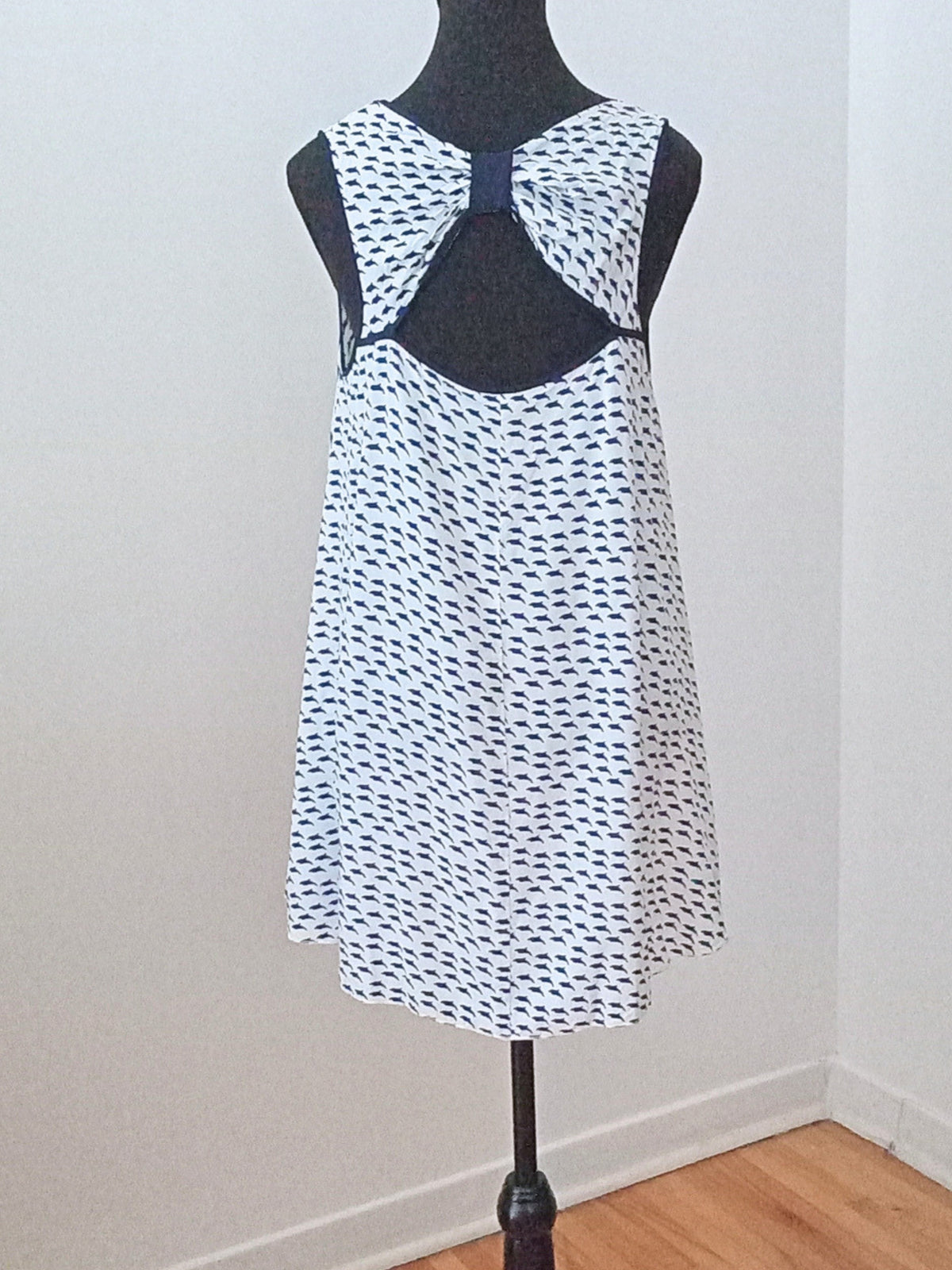 Camisole-tunique blanche à imprimé de dauphins (P)