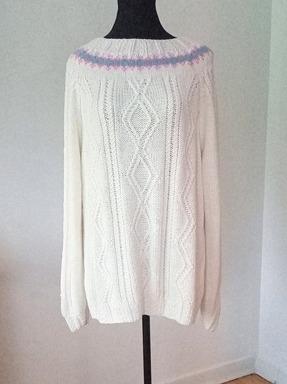 Chandail blanc en maille torsadée (TG)