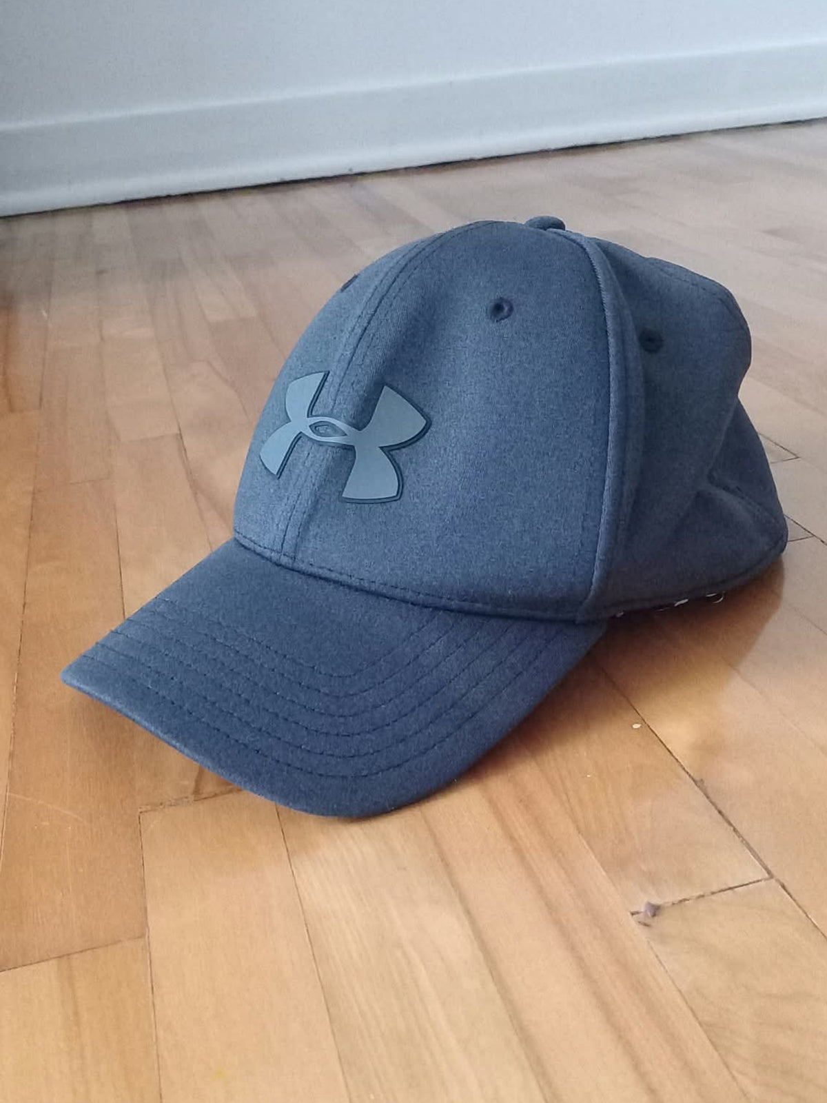 Casquette gris foncé Iso-Chill (XL)