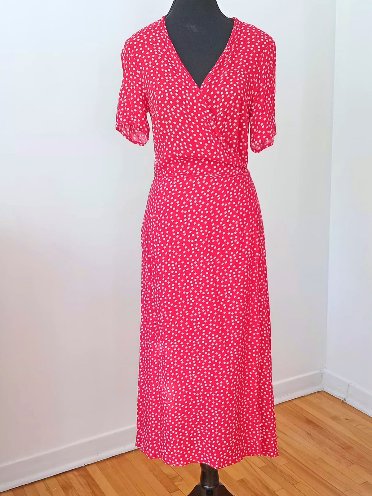 Robe cache-cœur rouge à fleurs (6)