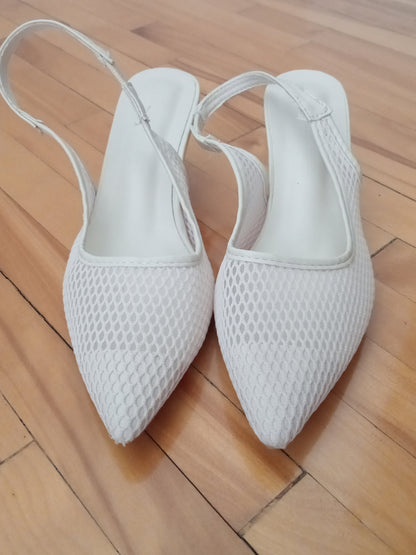 Escarpins crème pointus à bride (7)
