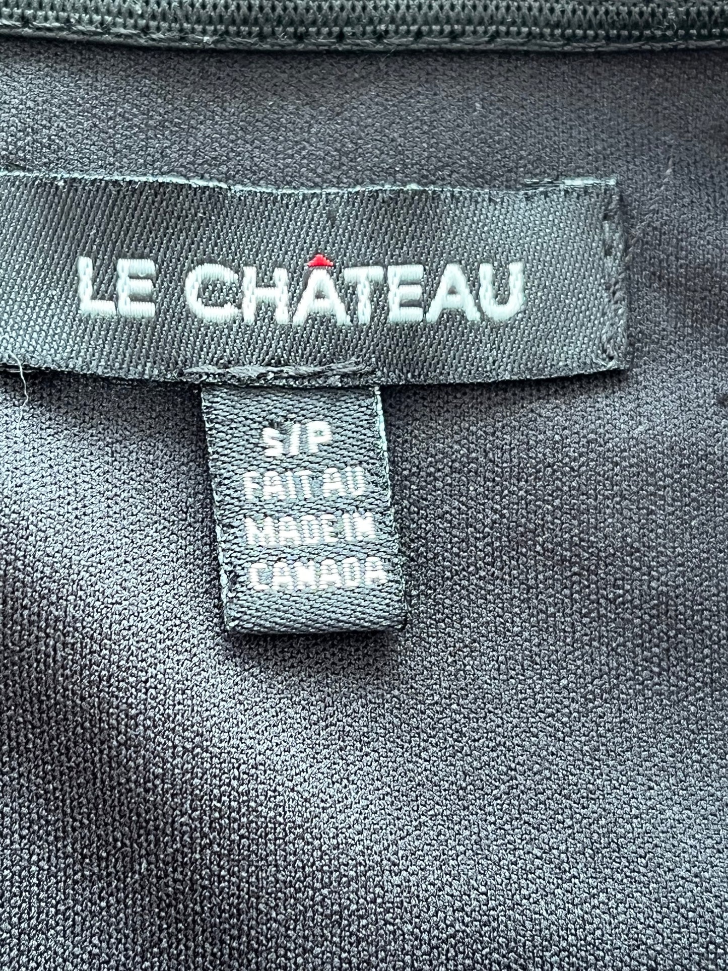 Robe Le Château - Vue sur l'étiquette de marque et taille