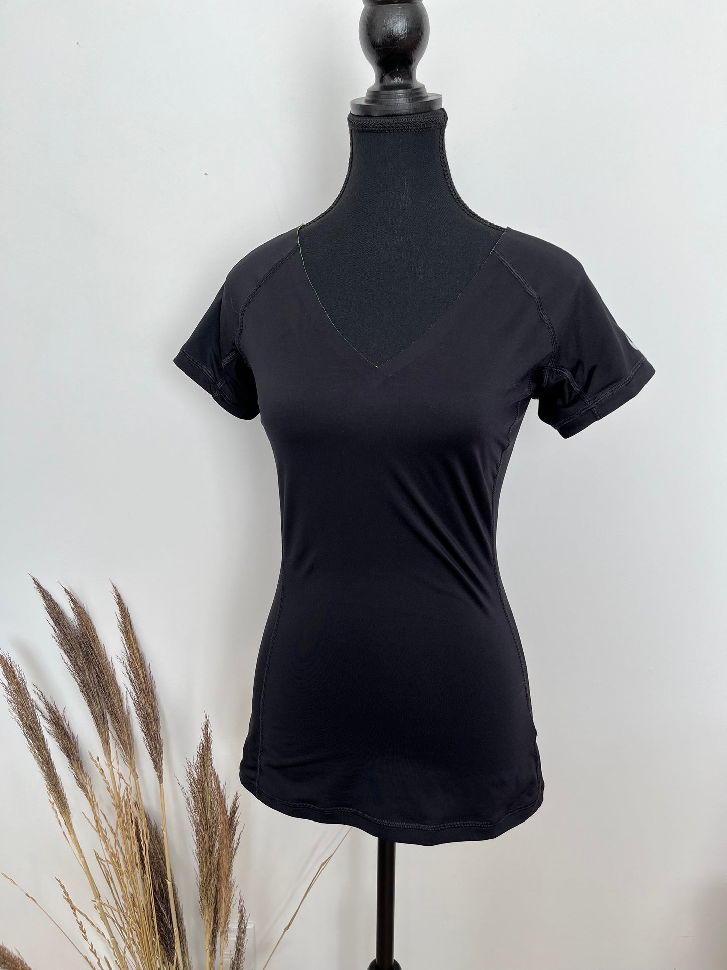 Chandail Nike Pro - Vue avant sur fond blanc