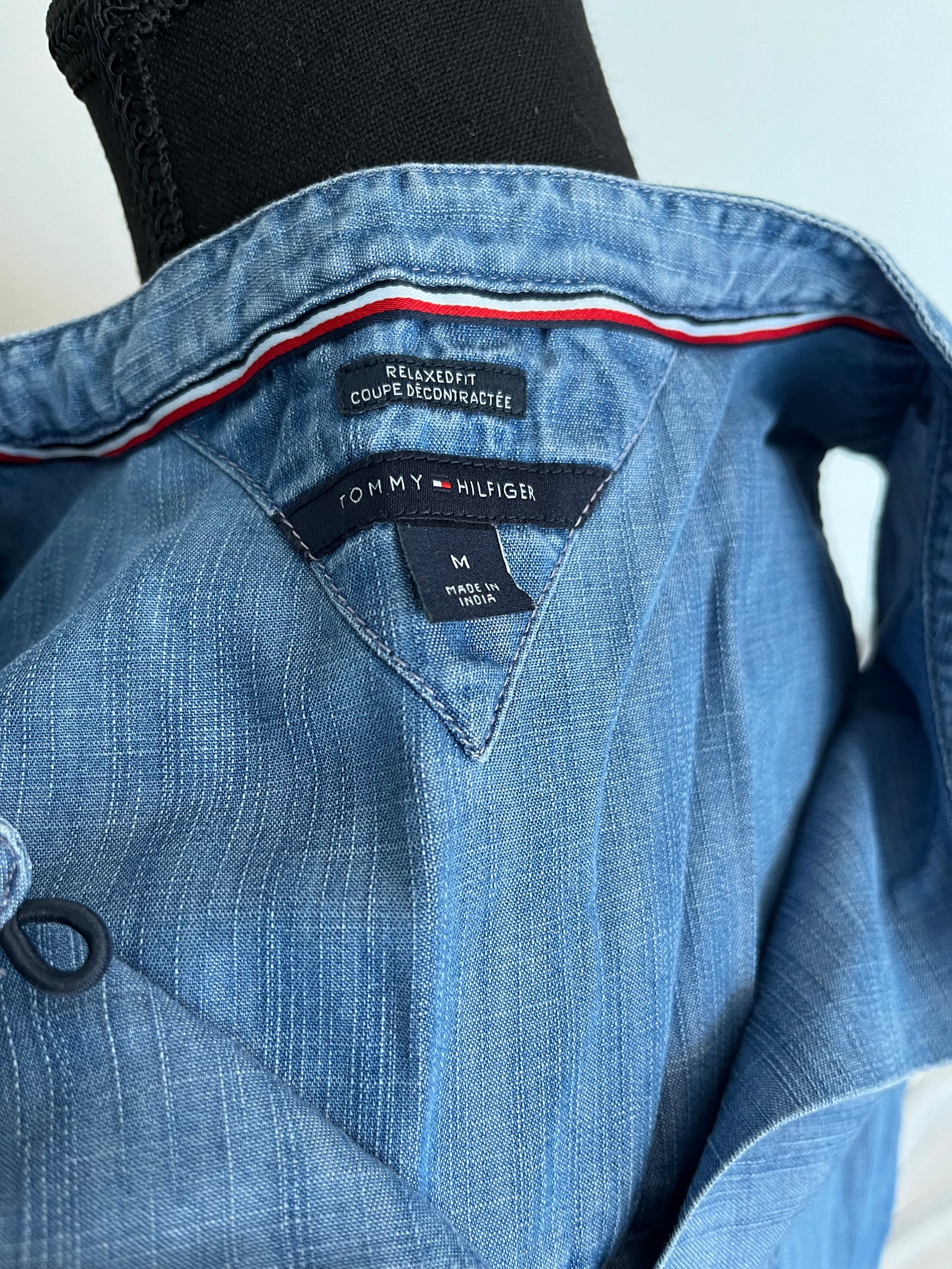 Haut Tommy Hilfiger - Étiquette de taille et marque