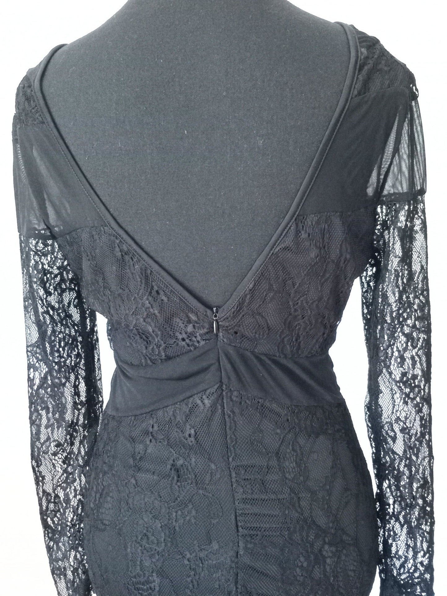 Robe cocktail noire en dentelle (M)
