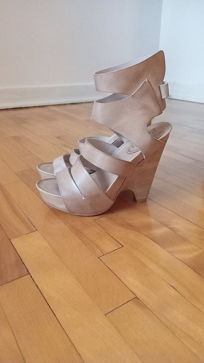Sandales à talons en cuir véritable tan (6,5 US)