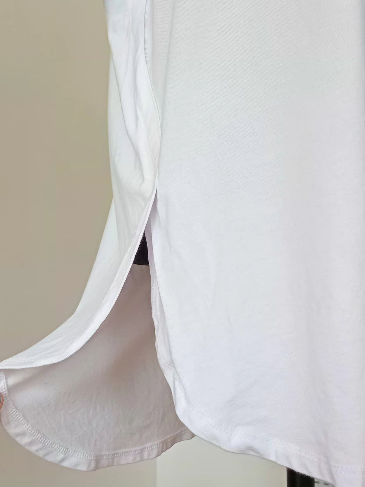 T-shirt blanc à encolure lacée (TG)