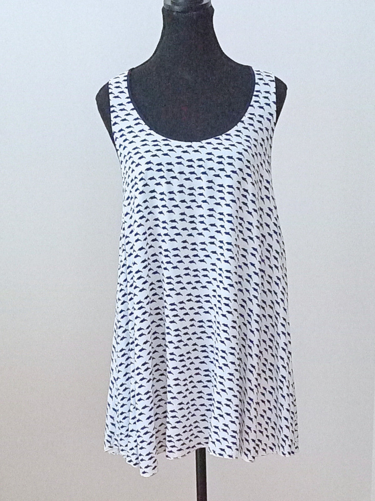 Camisole-tunique blanche à imprimé de dauphins (P)
