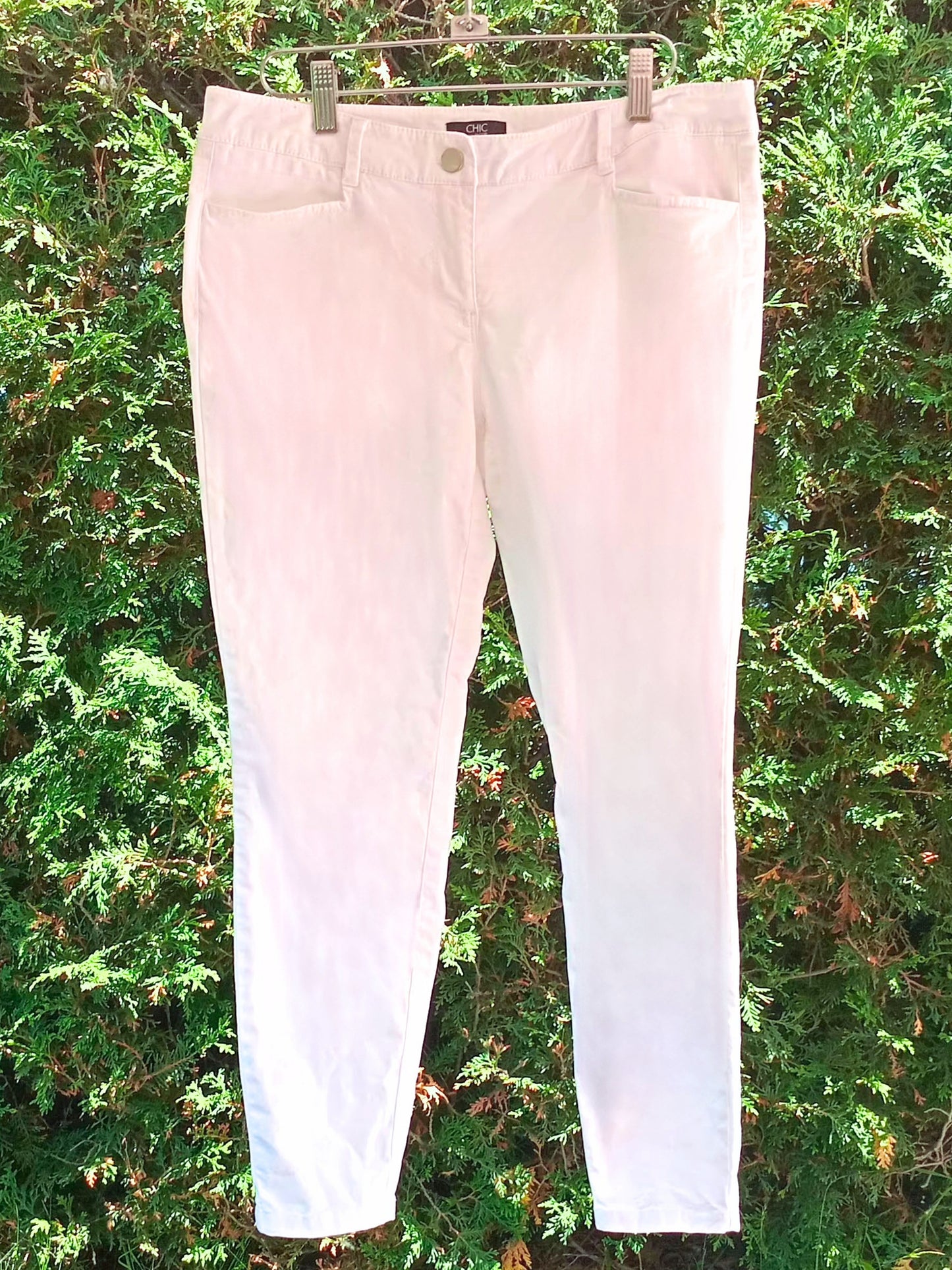 Pantalon blanc coupe droite (8)