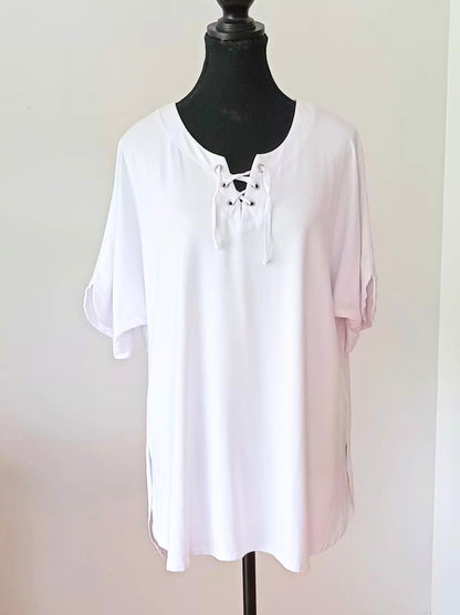 T-shirt blanc à encolure lacée (TG)