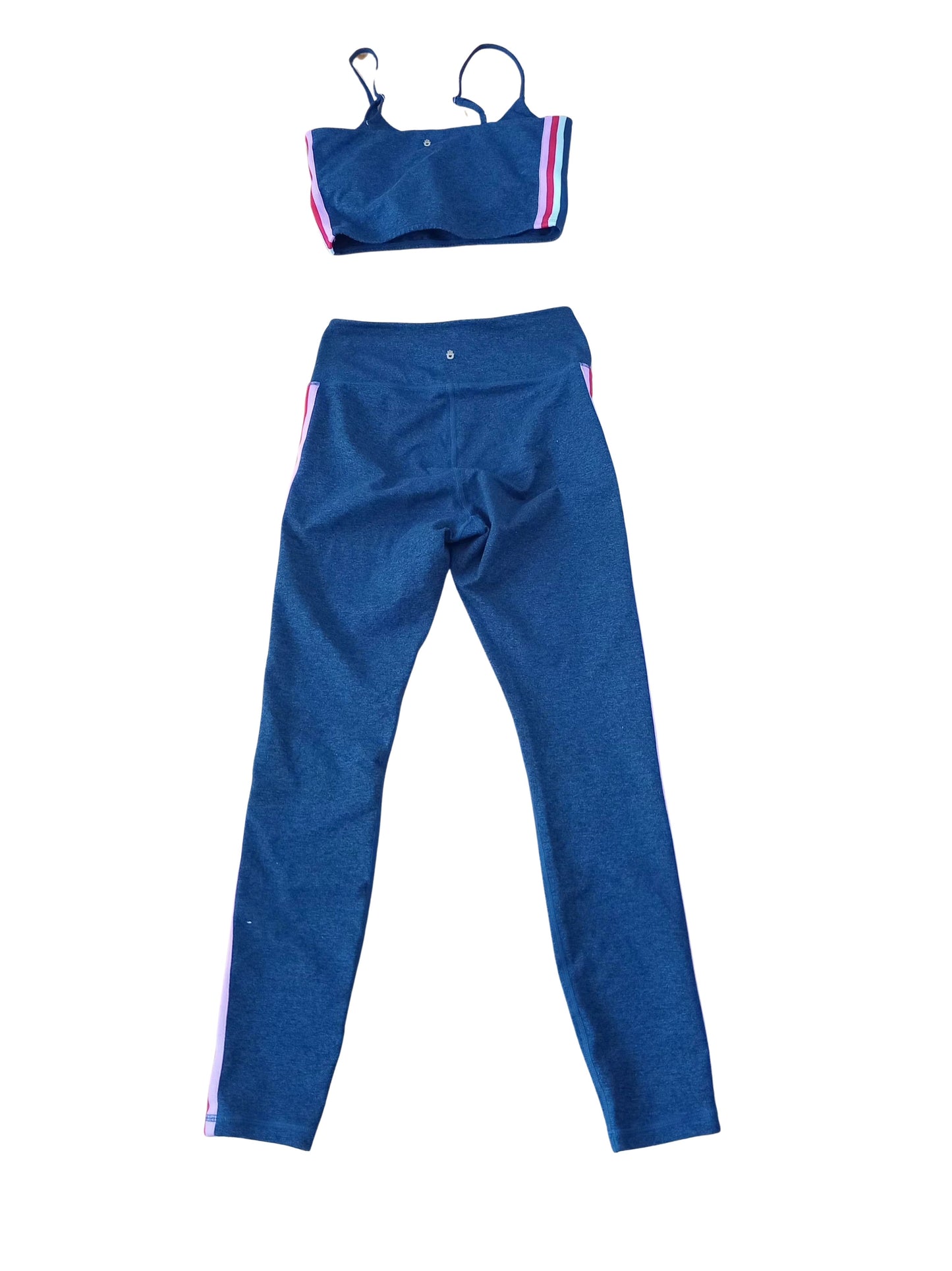 Ensemble d’entraînement avec camisole crop et legging