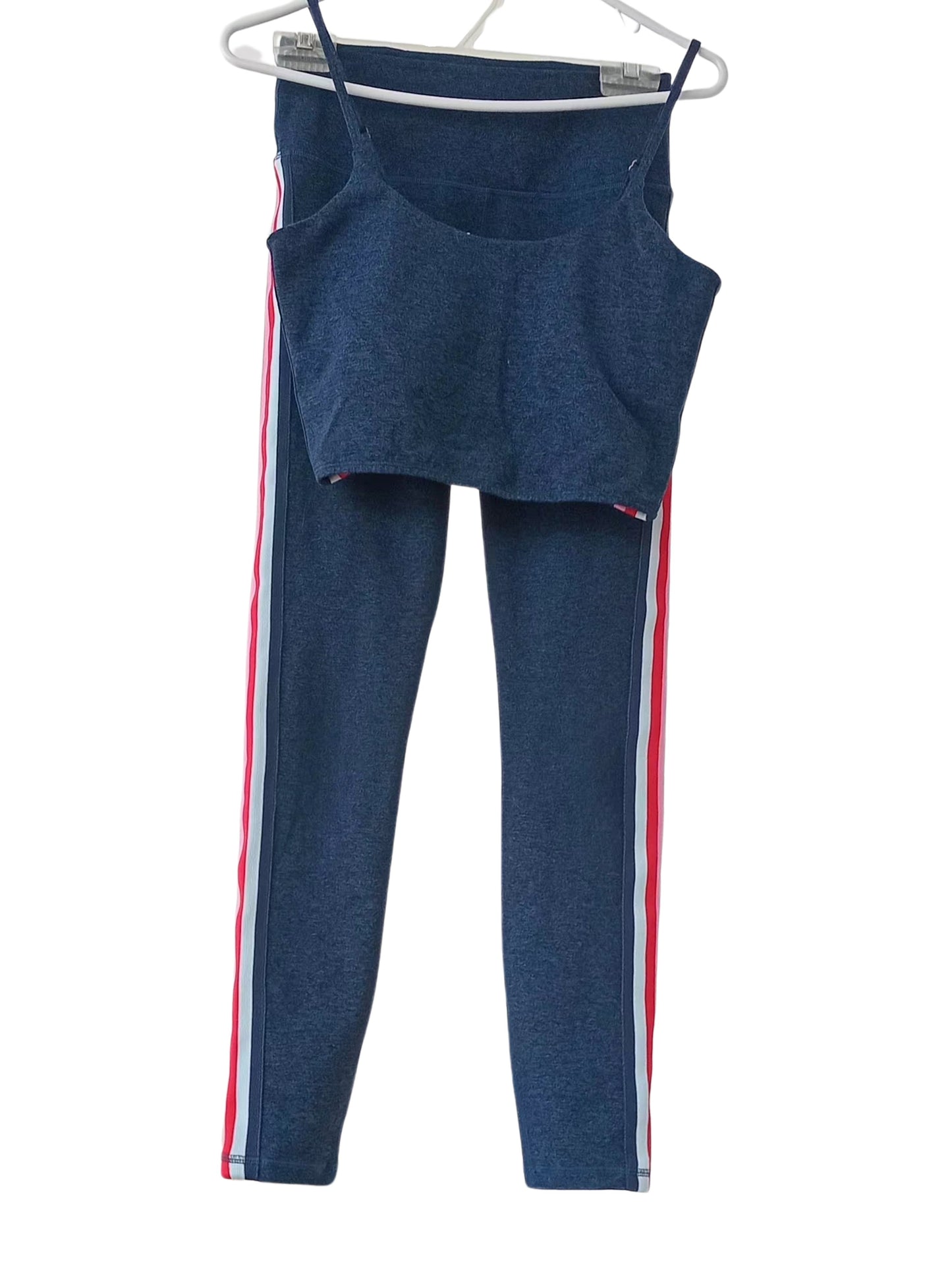 Ensemble d’entraînement avec camisole crop et legging
