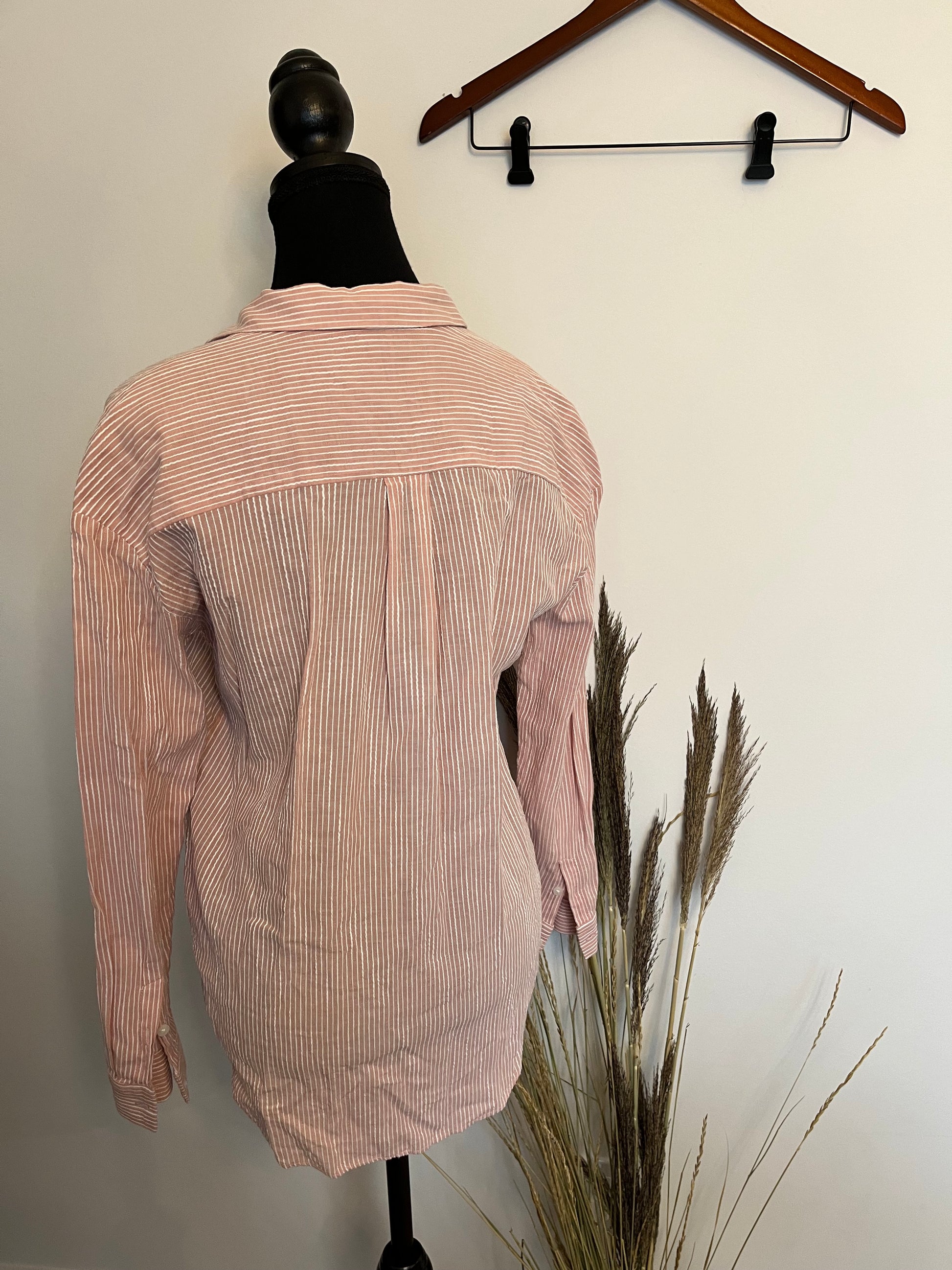 Chemise RW&CO , seconde main, disponible en ligne sur Nouvelle Avenue Friperie