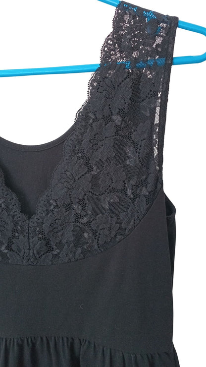 Robe mini à dentelle et taille empire (G)