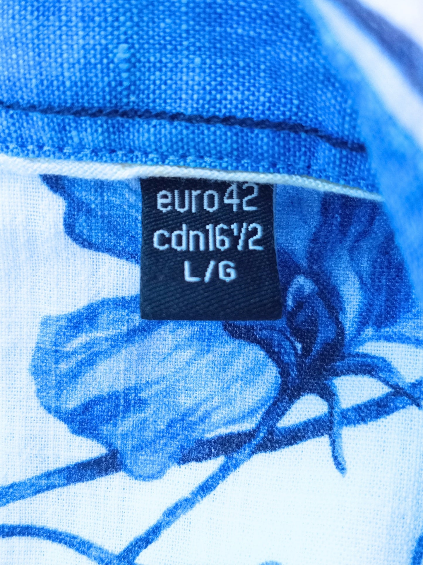 Chemise fleurie blanche et bleue manches courtes (L)