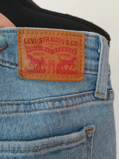 Jean skinny délavé avec genou effiloché (28)