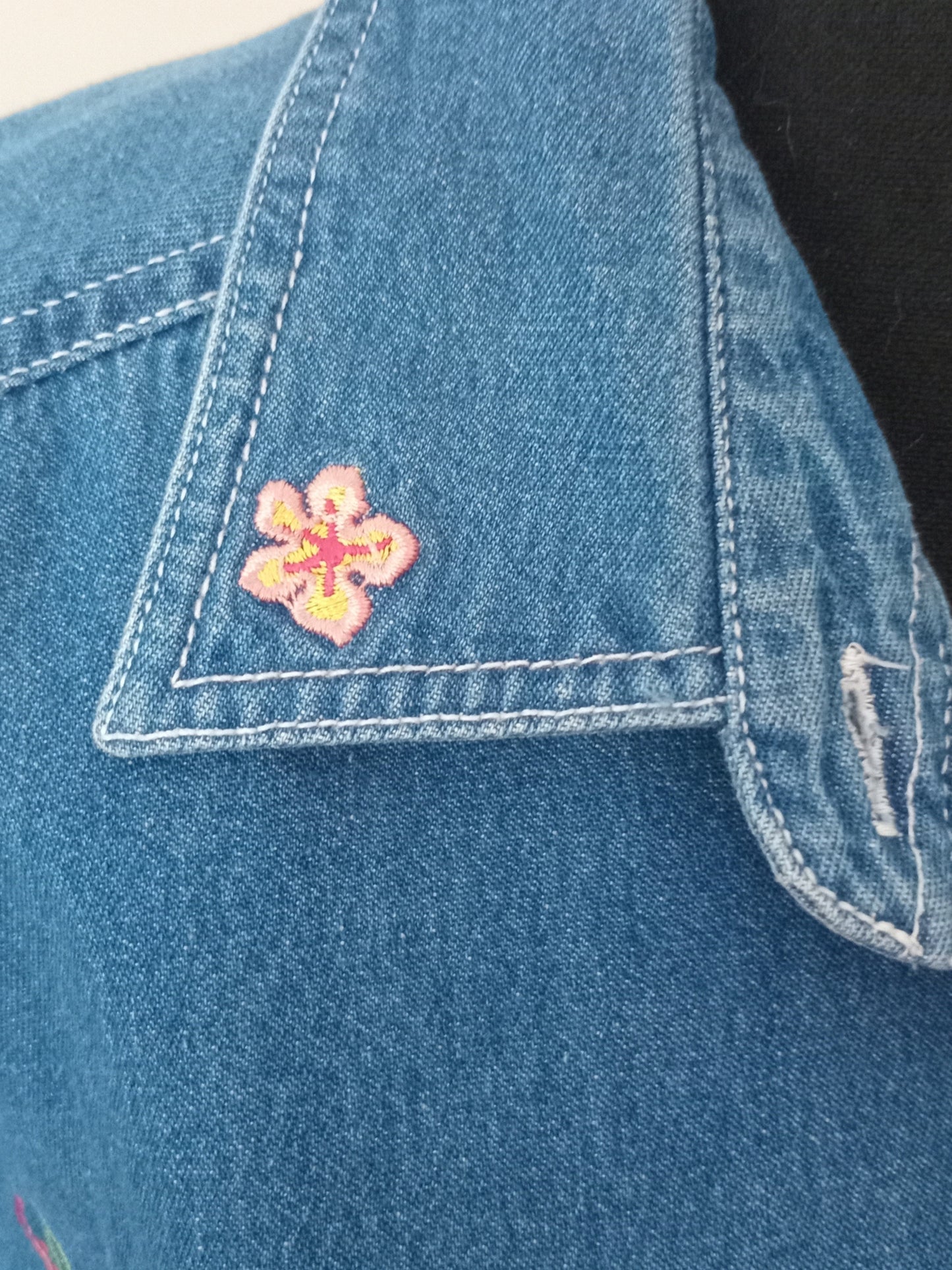 Chemise vintage avec des perroquets brodés (G)