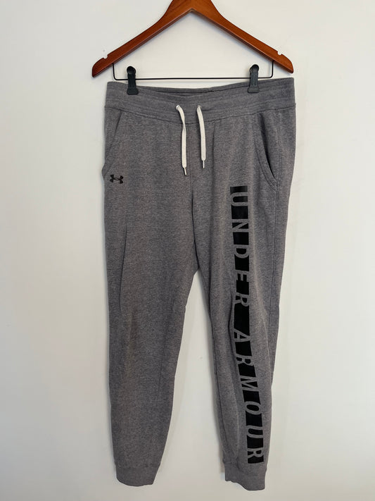 Joggings Under Armour - Vue avant sur fond blanc