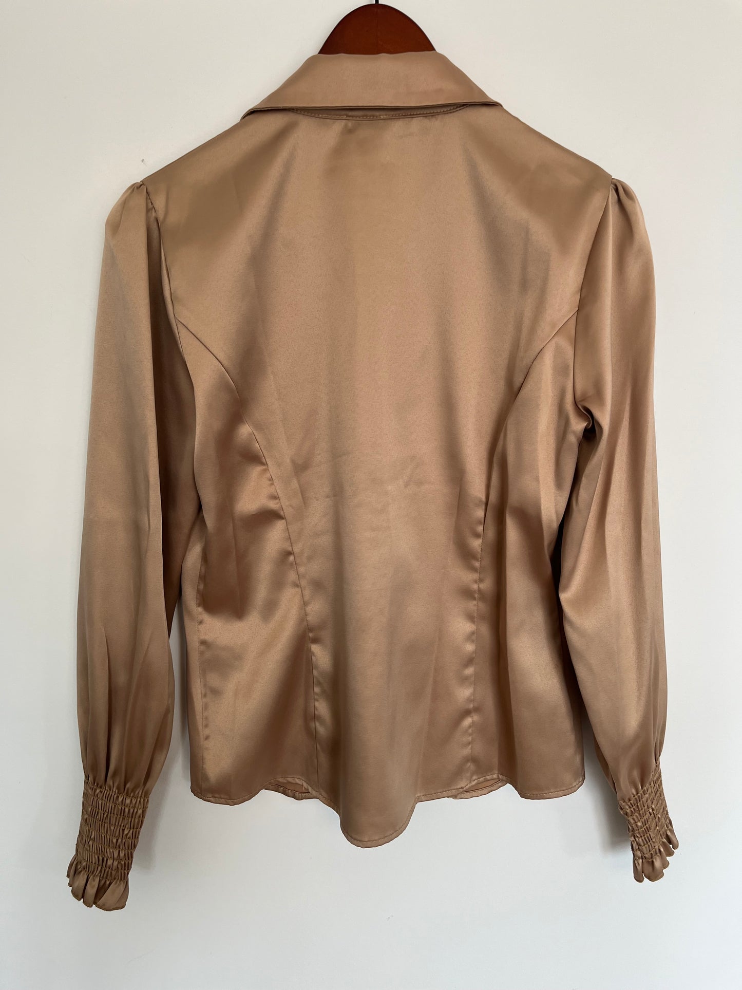 Blouse satinée beige doré (M)