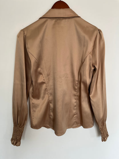 Blouse satinée beige doré (M)