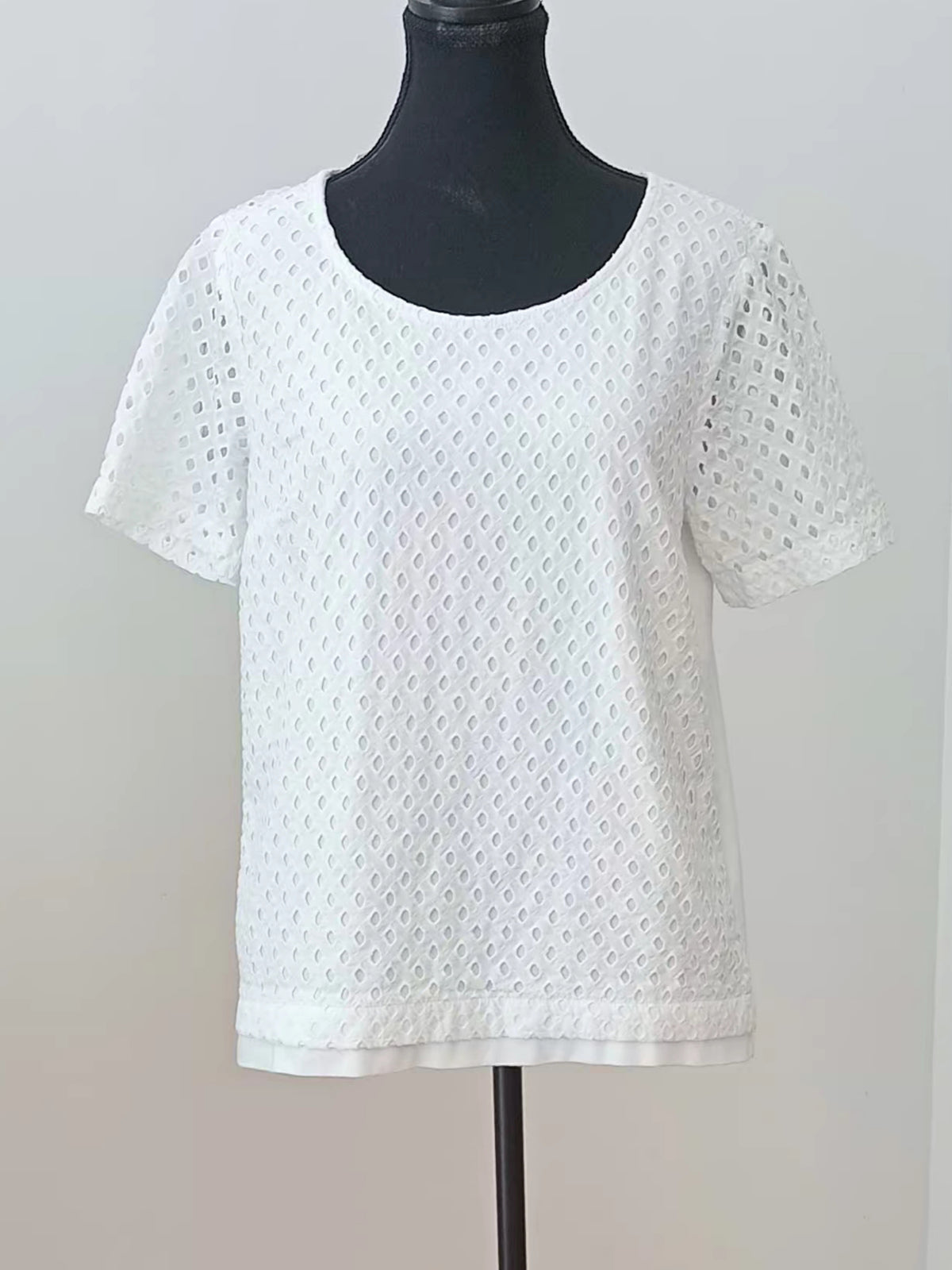 Haut blanc ajouré en coton à manches courtes (M)