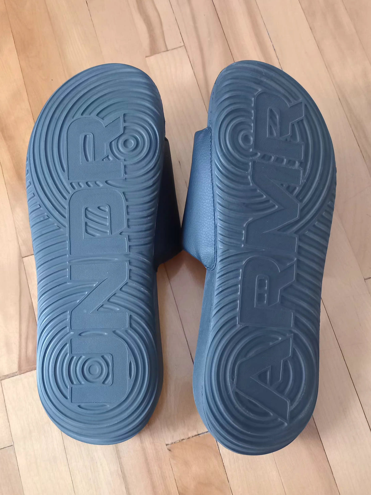 Sandales slip-on noires (11)