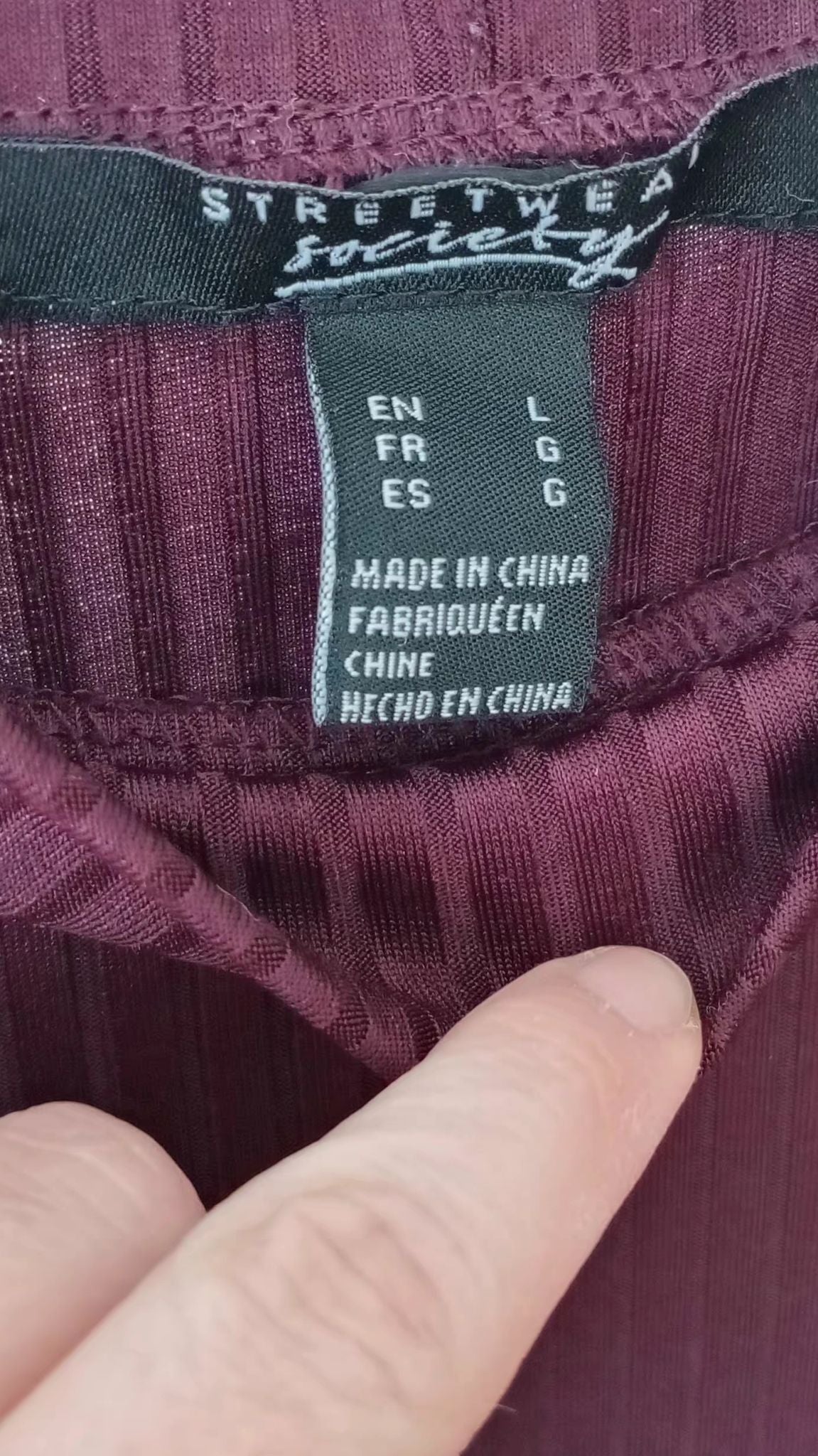 Robe rouge vin profond (G)