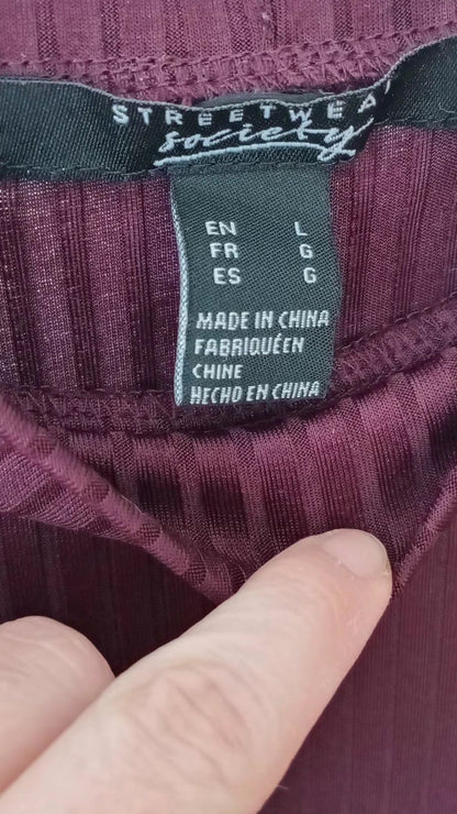 Robe rouge vin profond (G)