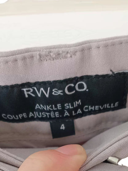 Pantalon gris pâle ajusté