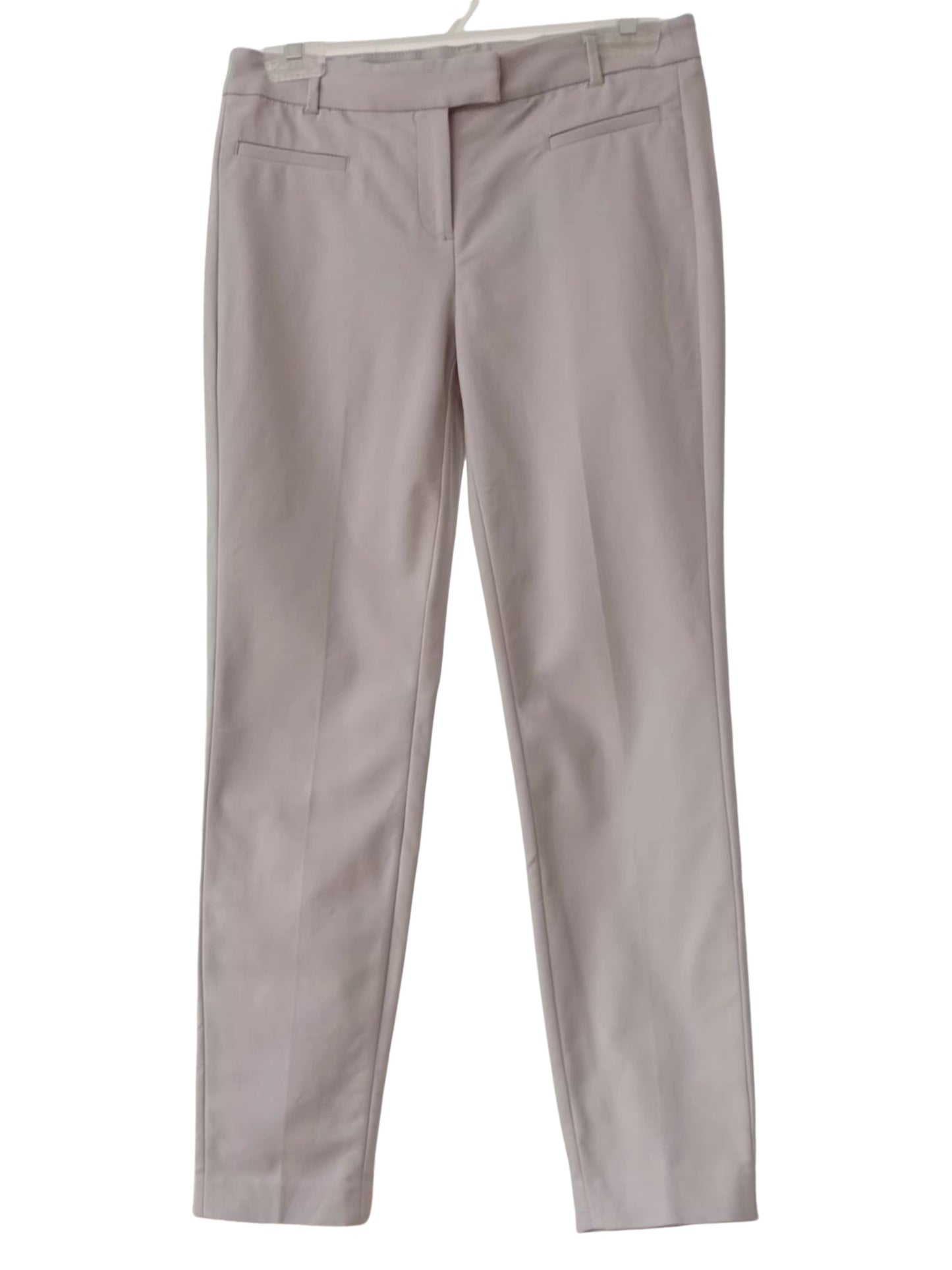 Pantalon gris pâle ajusté