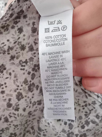 Chemise à fleurs crème et grise fabriquée en Italie (G)