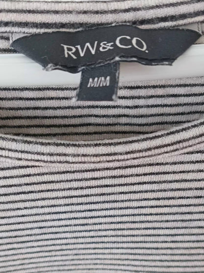 Robe blanche à fines rayures brunes