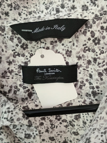 Chemise à fleurs crème et grise fabriquée en Italie (G)