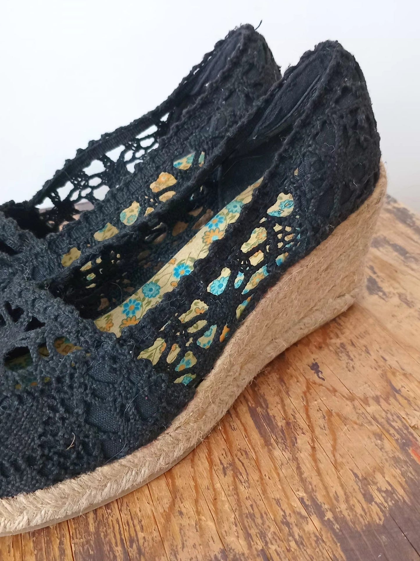 Souliers macramé noirs compensés (9 / 9,5)