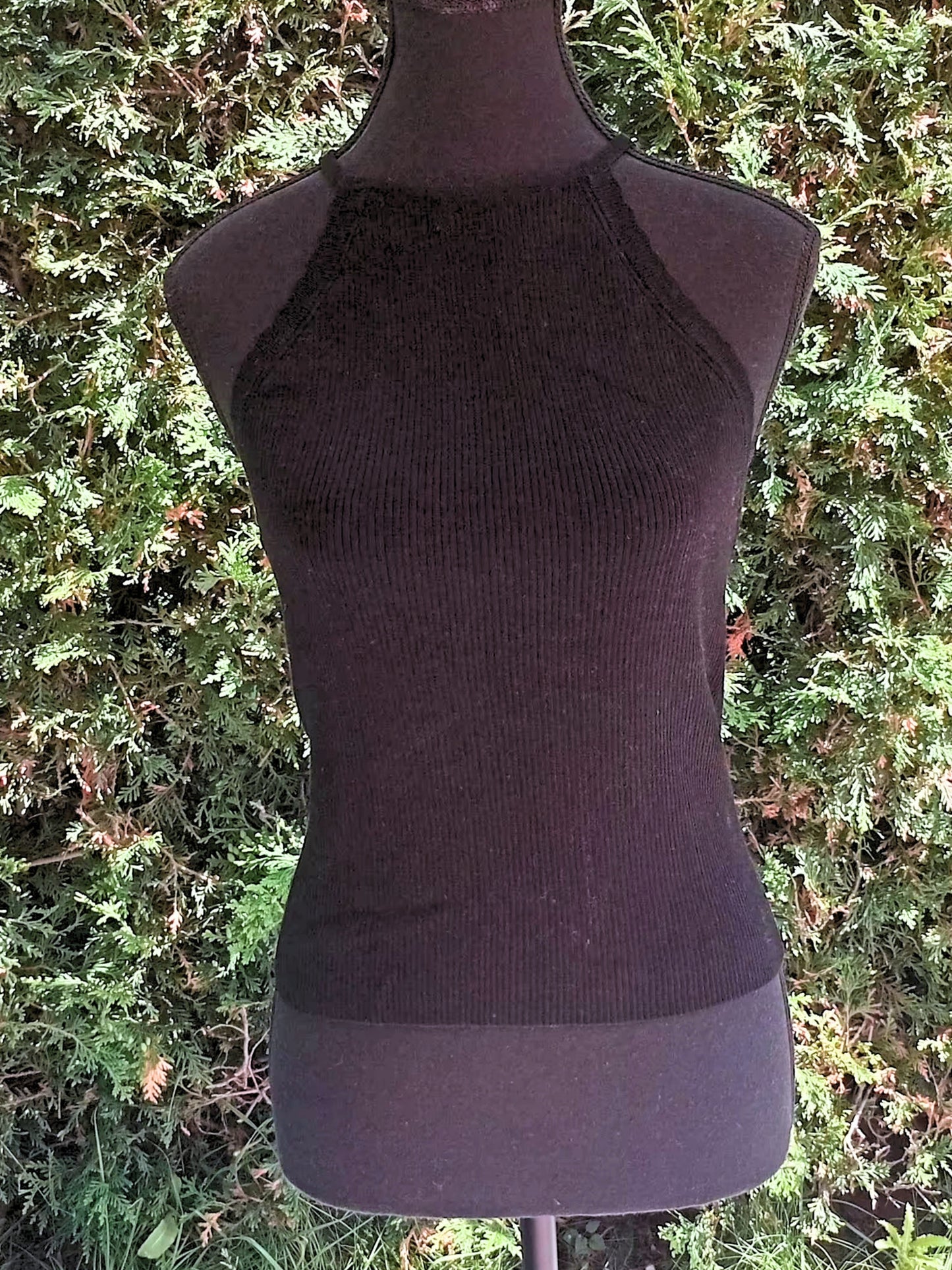 Camisole en tricot noir à fines bretelles (L)