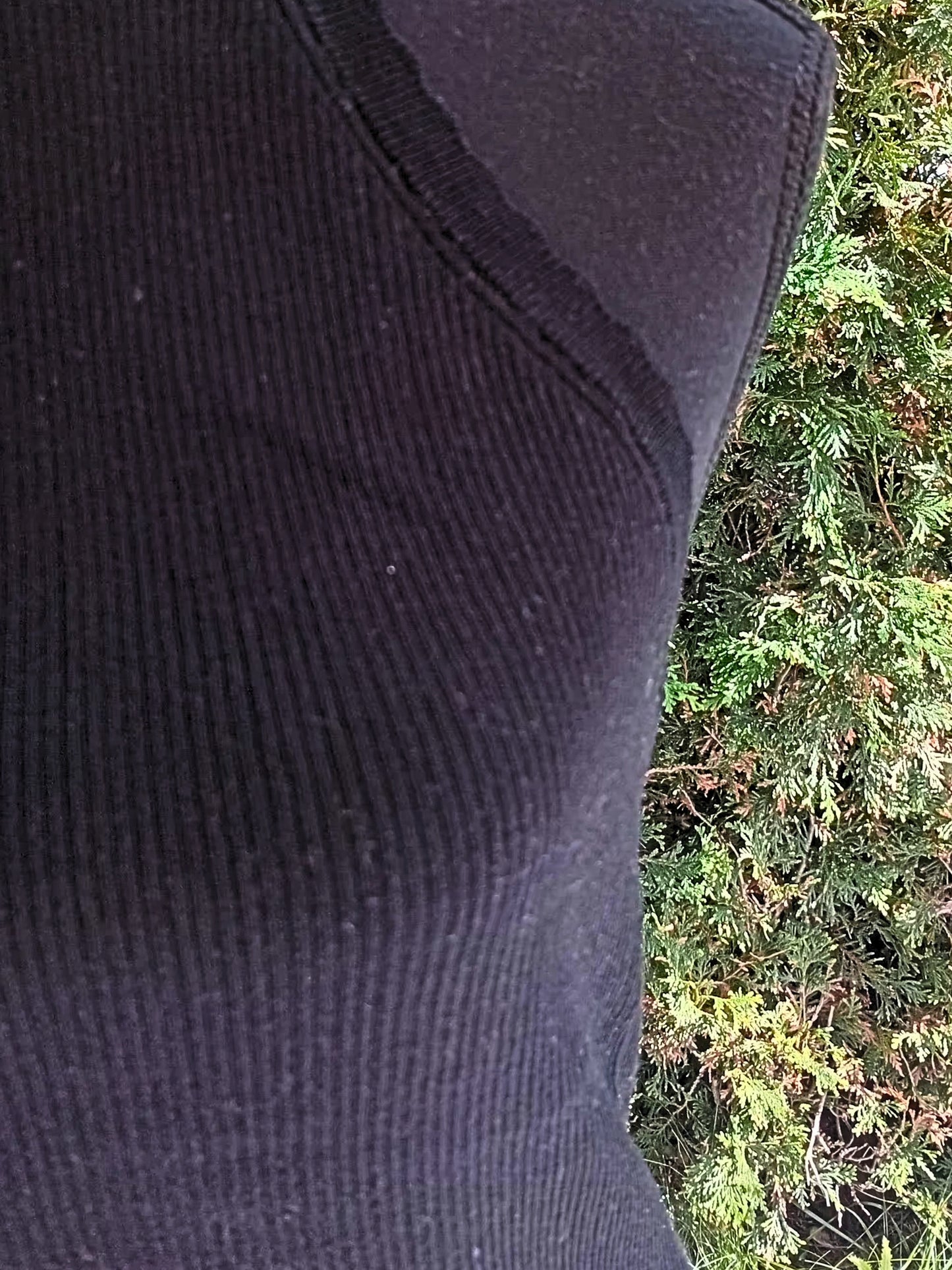 Camisole en tricot noir à fines bretelles (L)