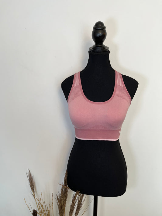 Soutien-gorge Puma - Vue avant sur fond blanc