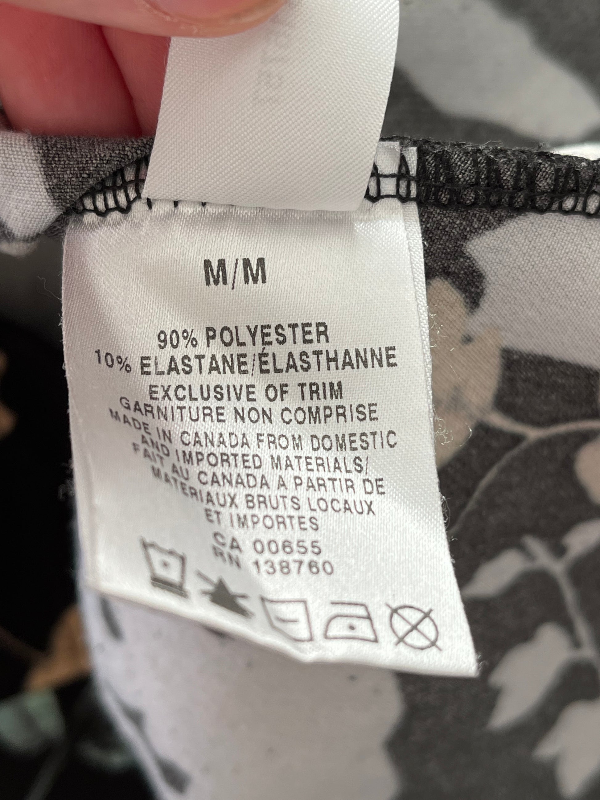 Robe Reitmans - Vue sur l'étiquette de taille et de composition
